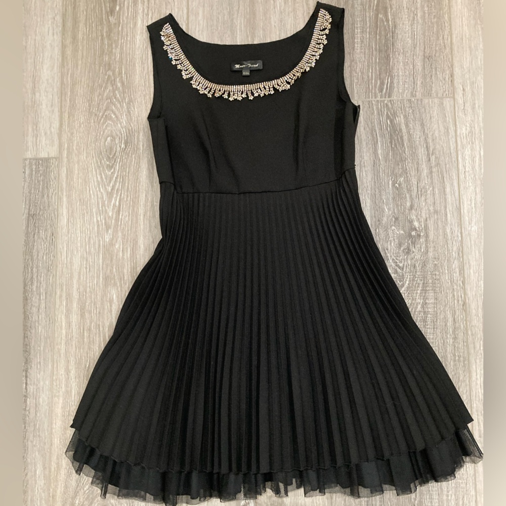 Elegant Black Pleated Dress